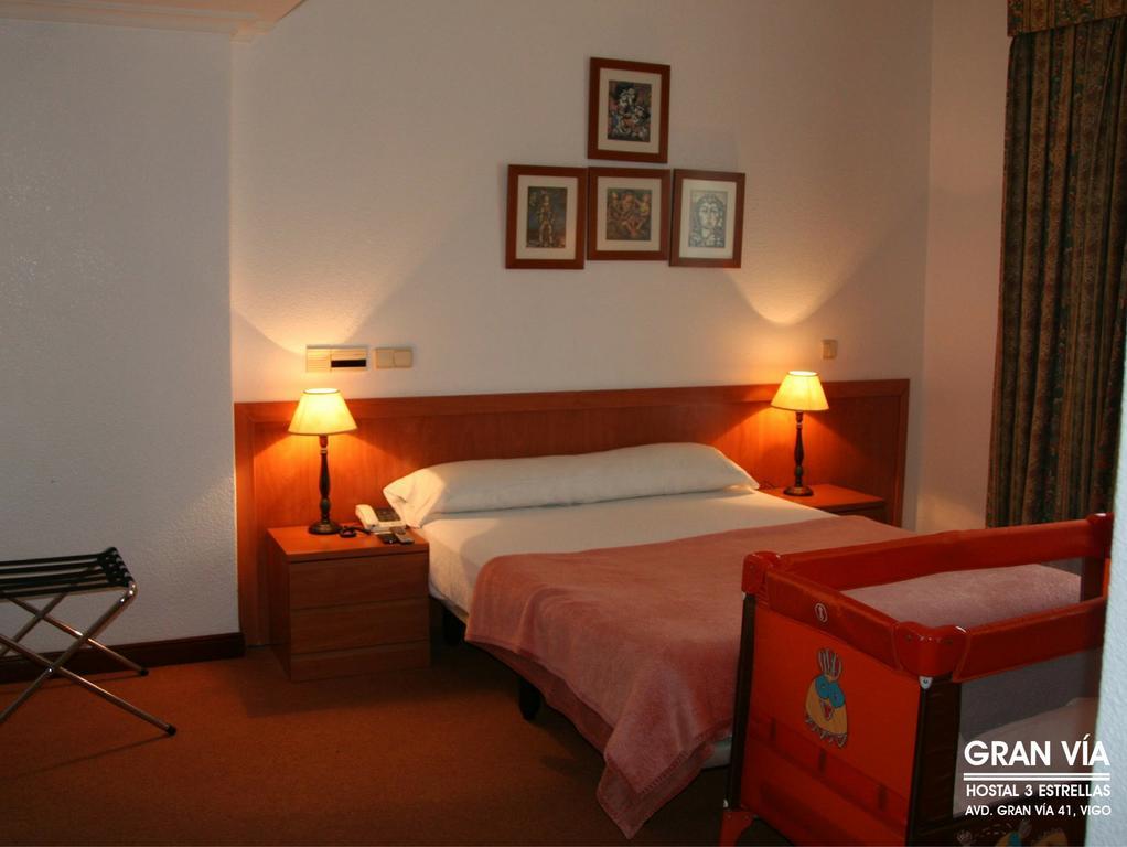 Hostal Gran Via Vigo Exterior foto