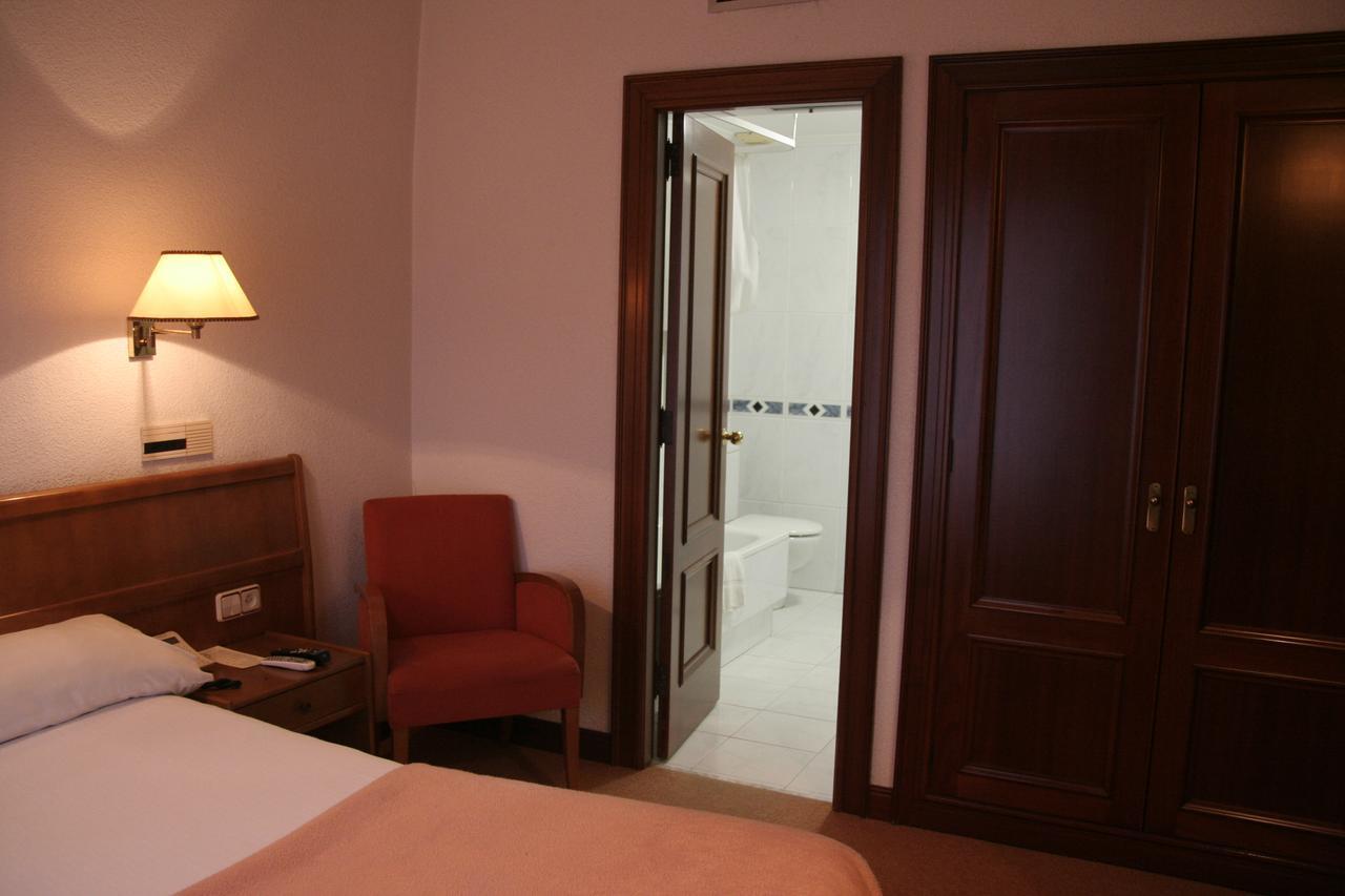 Hostal Gran Via Vigo Exterior foto
