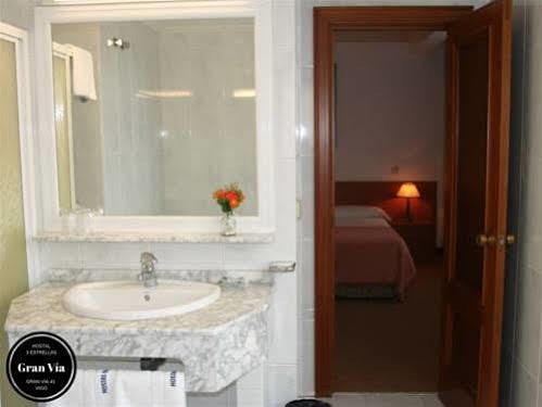 Hostal Gran Via Vigo Exterior foto