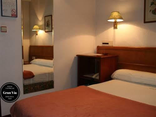 Hostal Gran Via Vigo Exterior foto